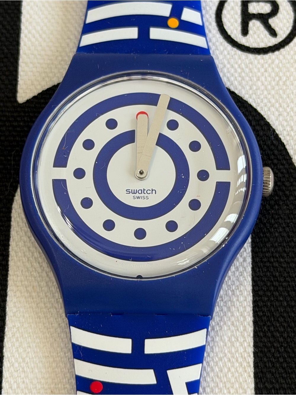 Swatch Club Follow The Dots SUOZ279